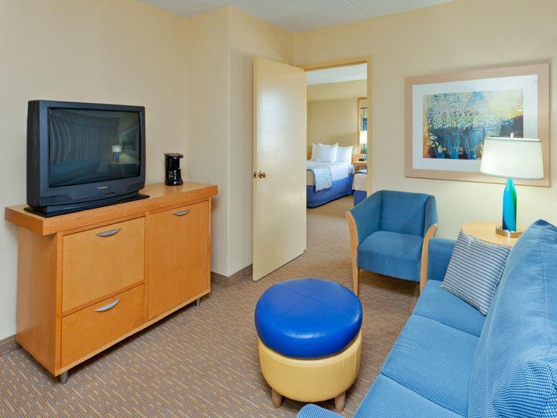 La Quinta By Wyndham Secaucus Meadowlands Hotel Room photo