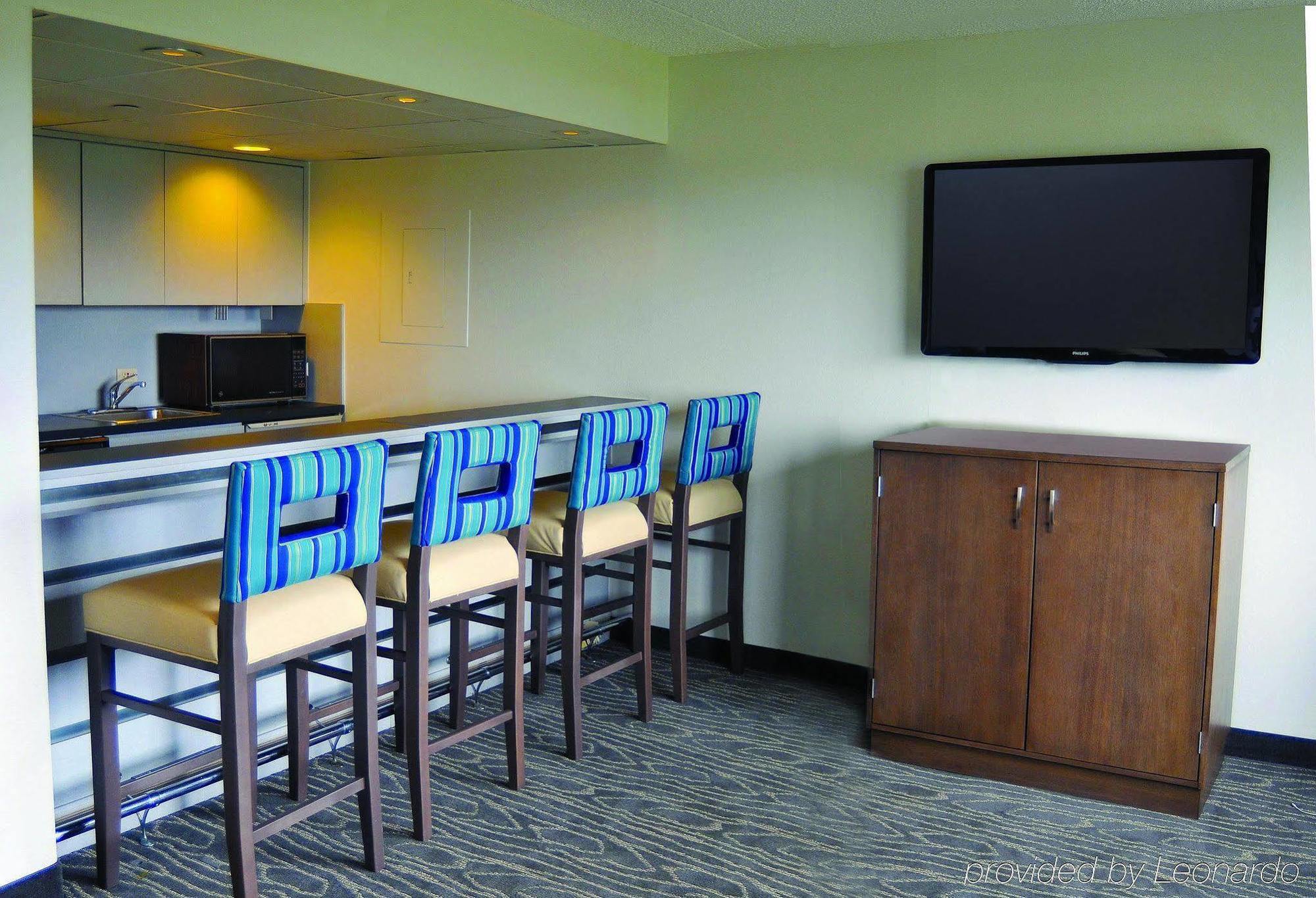 La Quinta By Wyndham Secaucus Meadowlands Hotel Exterior photo