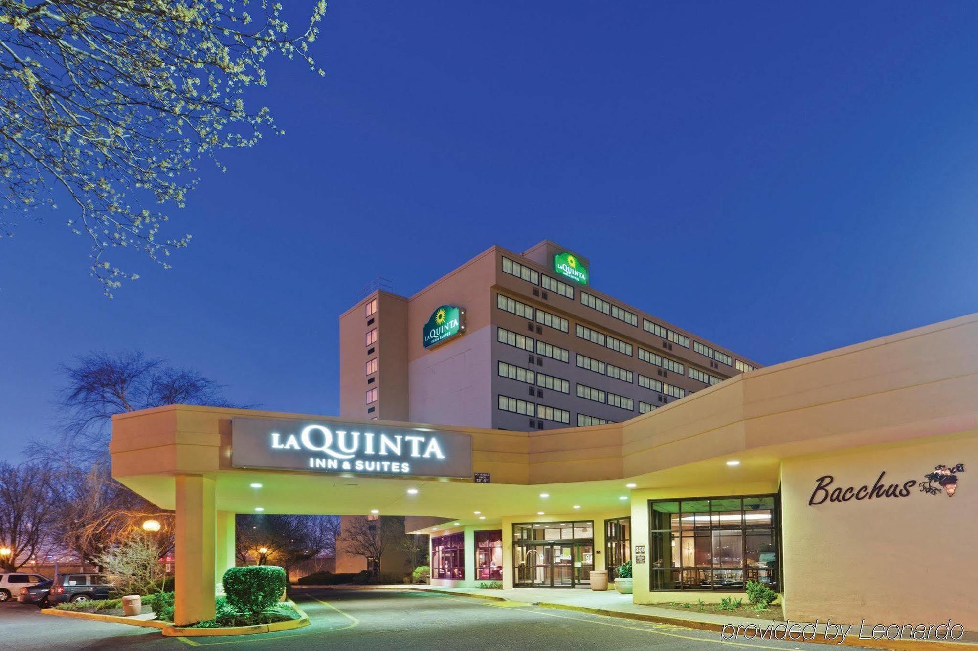 La Quinta By Wyndham Secaucus Meadowlands Hotel Exterior photo