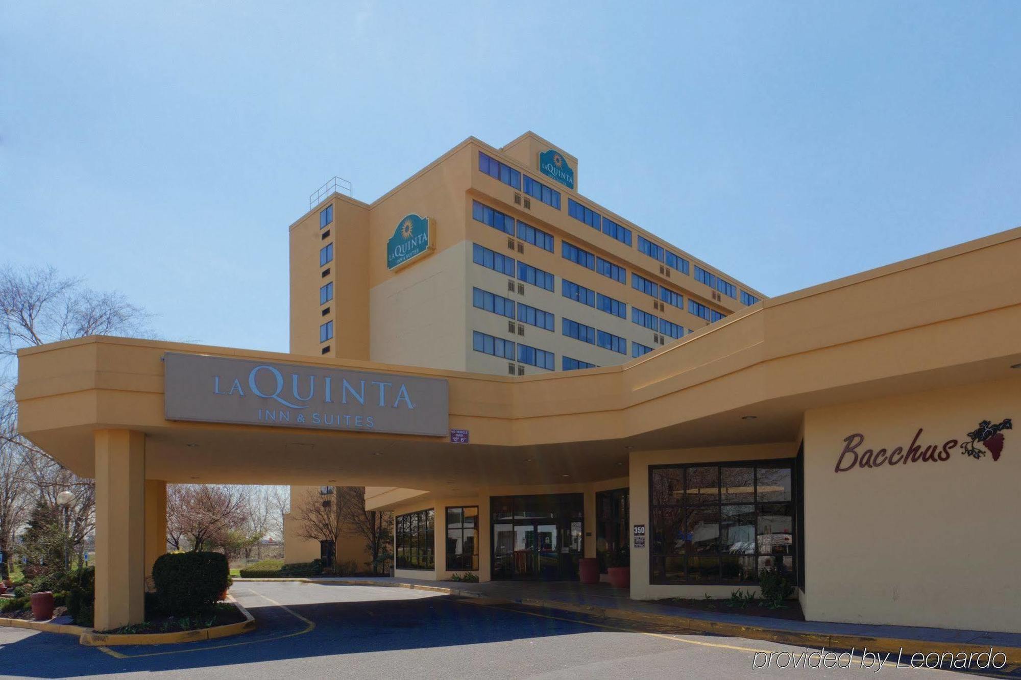 La Quinta By Wyndham Secaucus Meadowlands Hotel Exterior photo